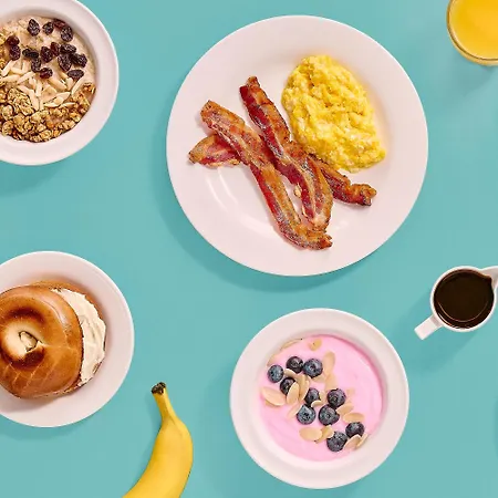 Hotel Hampton By Hilton Centre 3*