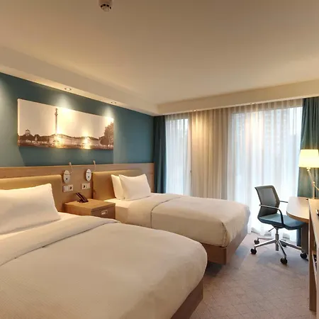 Otel Hampton By Hilton Centre