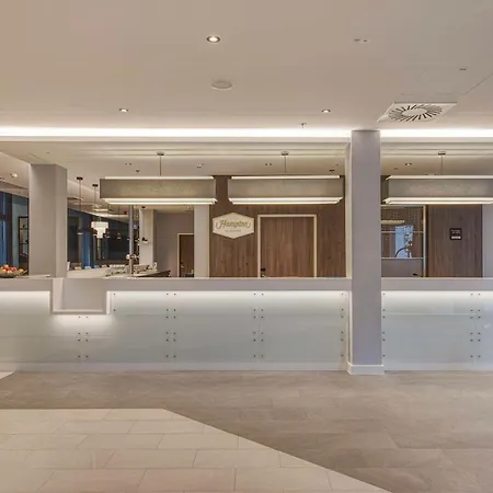 Hampton By Hilton Centre Hotel