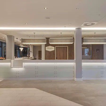 Hampton By Hilton Centre Otel