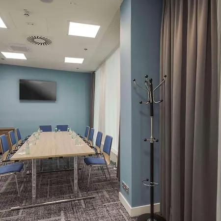 Otel Hampton By Hilton Centre 3*