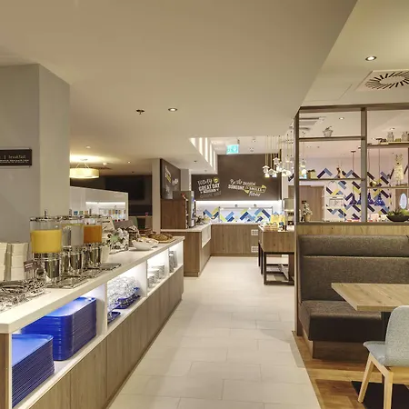 Hampton By Hilton Centre