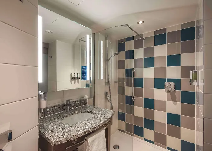 Hotel Hampton By Hilton Centre 3*