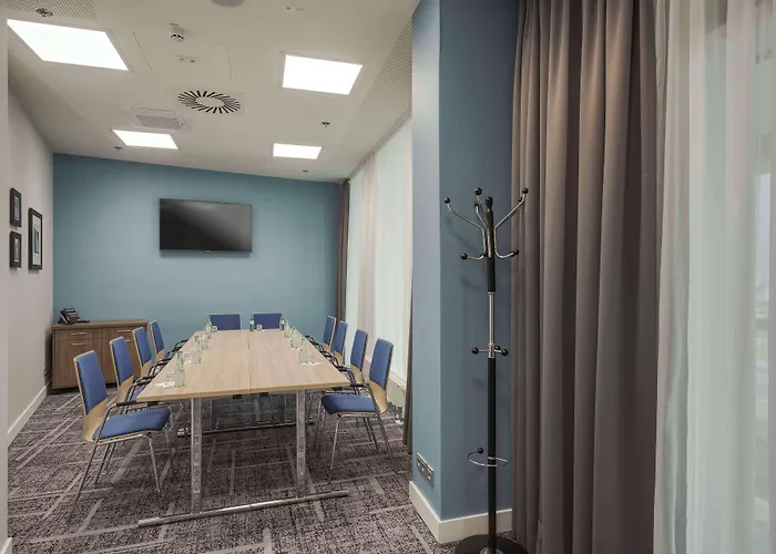 Hotel Hampton By Hilton Centre 3*