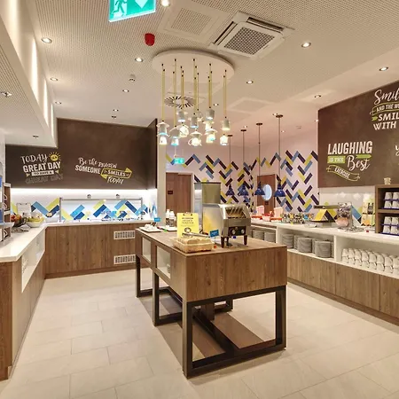 Hampton By Hilton Centre